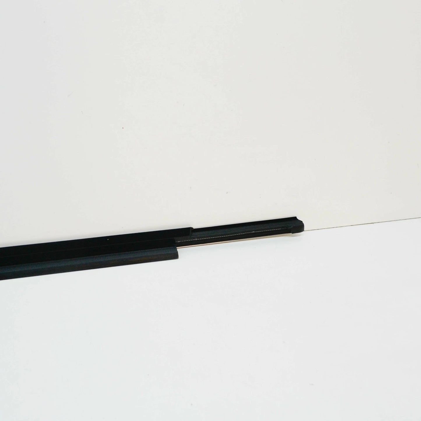 NEW AUDI A8 D4 REAR RIGHT DOOR WINDOW SLOT SEAL 4H0853764D2ZZ