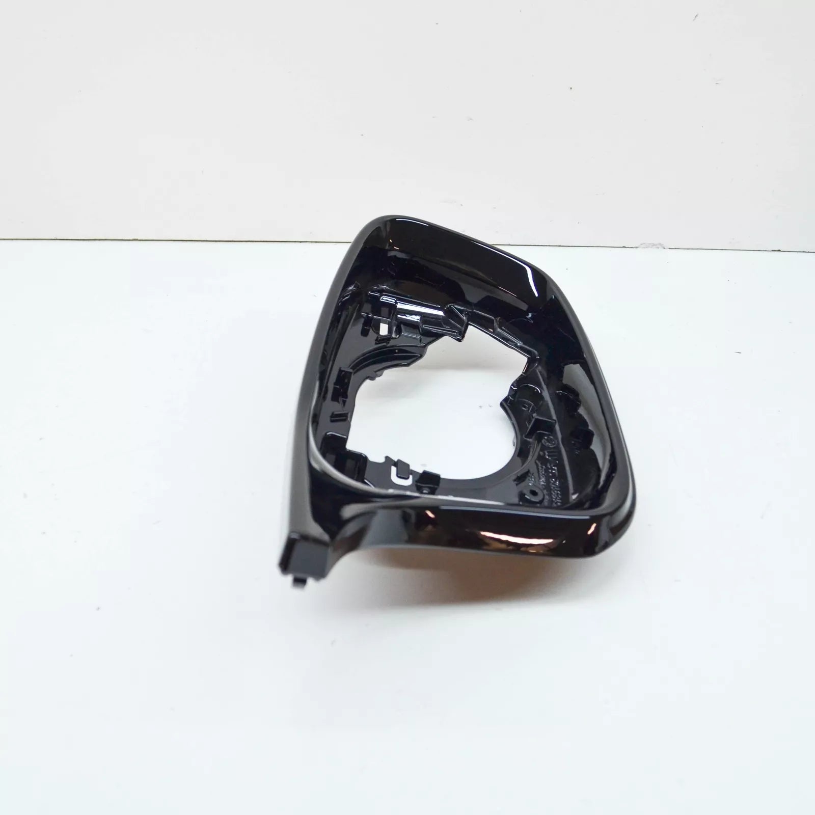 NEW BMW 5 F90 M5 FRONT RIGHT WING MIRROR SUPPORTING BRACKET 51168064656 ORIGINAL
