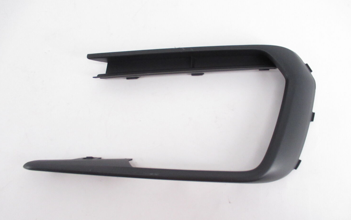 NEW VW JETTA A6 FRONT BUMPER RIGHT FOG LIGHT GRILLE FRAME 5C6853666F9B9 ORIGINAL