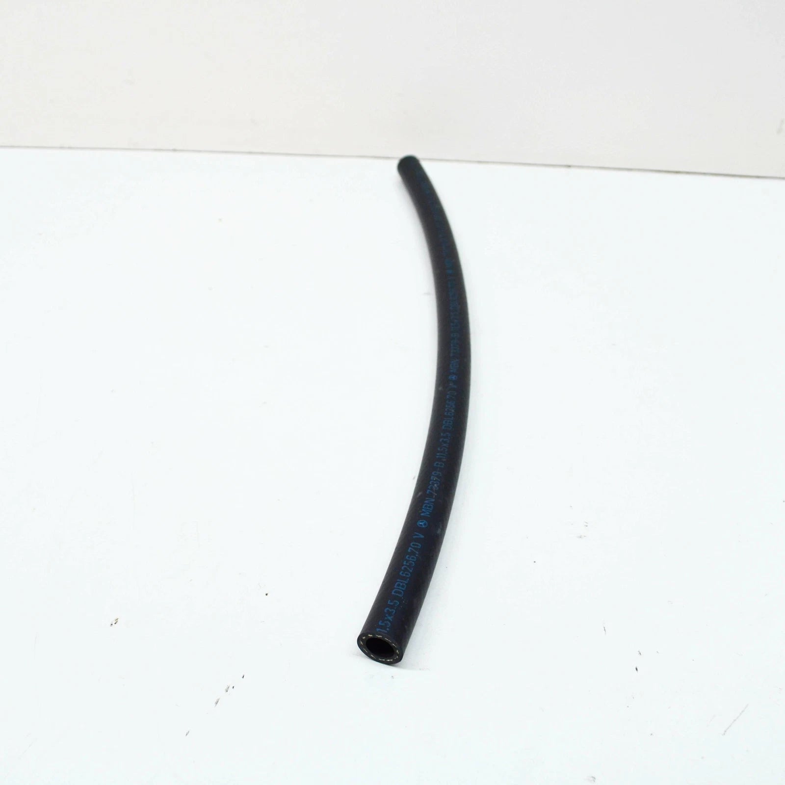 NEW MB S COUPE C216 BREATHER LINE TO CHARCOAL ACTIVATED FILTER N000000007975