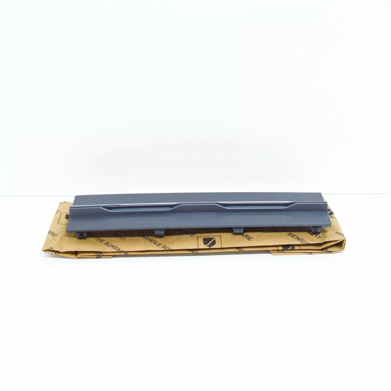 NEW AUDI A5 8T3 FRONT BUMPER LICENSE PLATE BRACKET 8W6807287B RP5