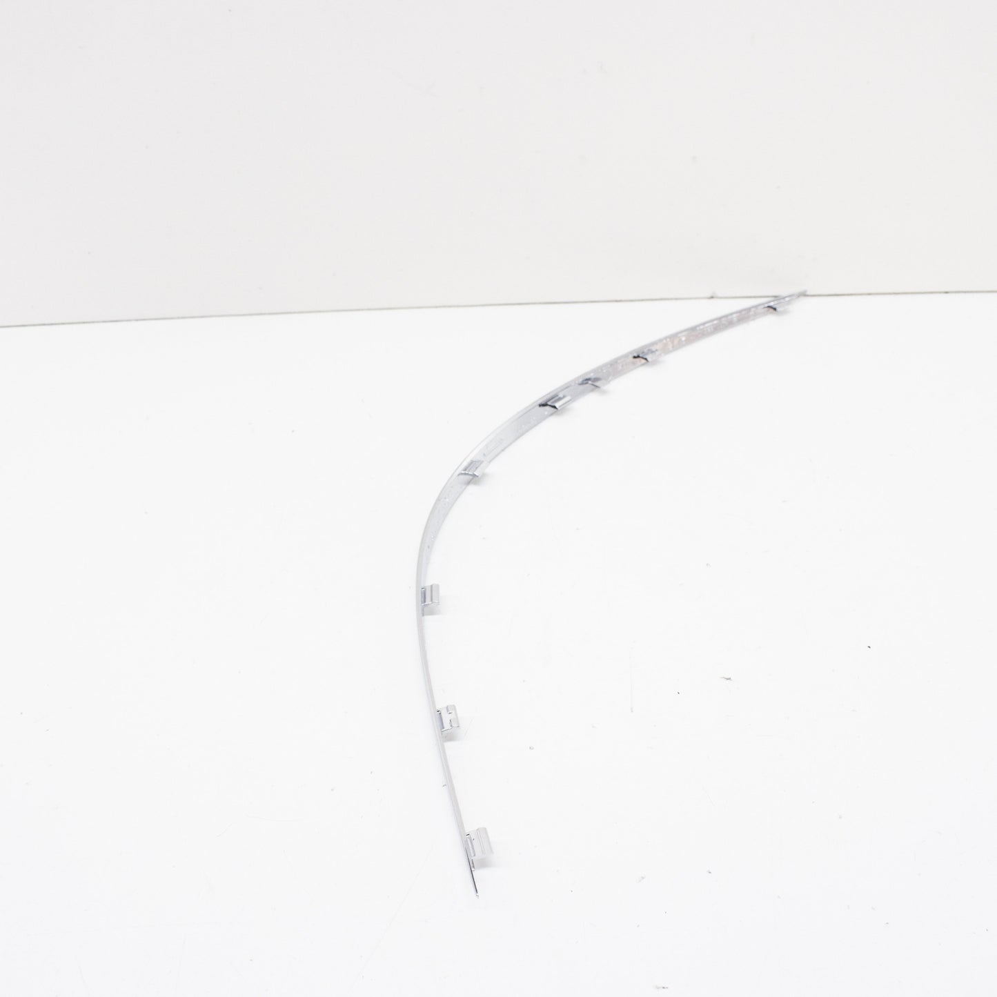 NEW MERCEDES-BENZ E-CLASS W211 FRONT RIGHT BUMPER MOLDING A2118852421 ORIGINAL