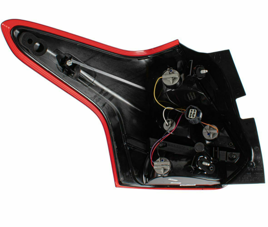 new ford focus c346 mk3 rear right taillight bm51-13404-ak 1825318 original