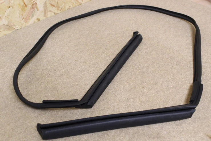 NEW MERCEDES-BENZ E CABRIO A207 REAR ROOF SEALING A2097700098 ORIGINAL