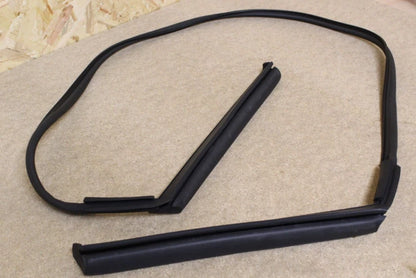 NEW MERCEDES-BENZ E CABRIO A207 REAR ROOF SEALING A2097700098 ORIGINAL