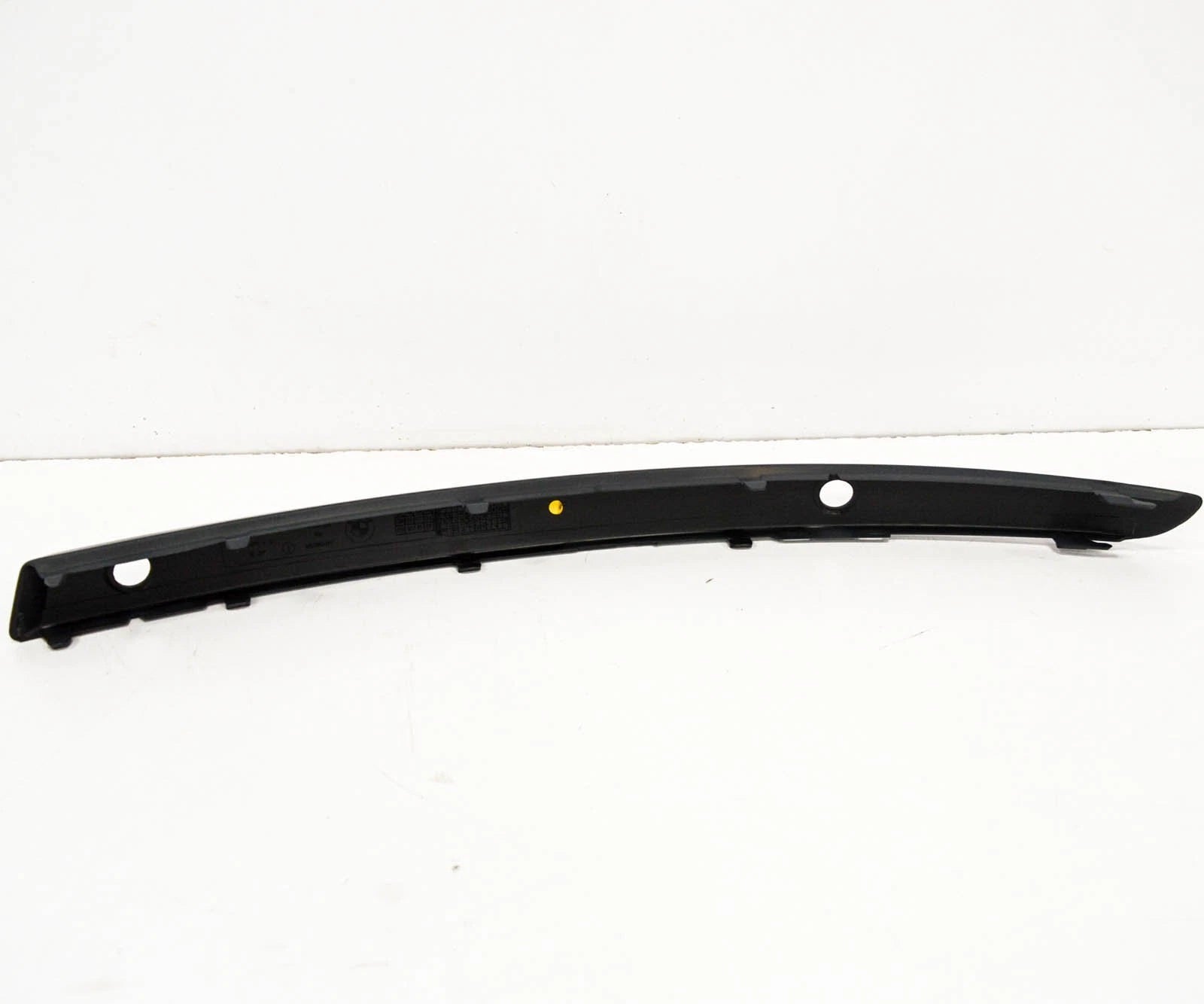 NEW BMW 1 E81 FRONT BUMPER RIGHT RUBBER STRIP PDC 51117185134 ORIGINAL