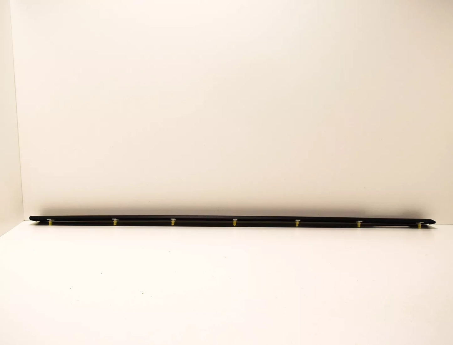 NEW BMW 3 E36 COMPACT FRONT LEFT DOOR MOLDING TRIM 51132266093 2266093 ORIGINAL