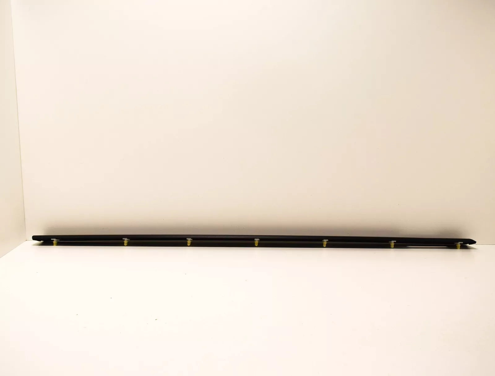 NEW BMW 3 E36 COMPACT FRONT LEFT DOOR MOLDING TRIM 51132266093 2266093 ORIGINAL