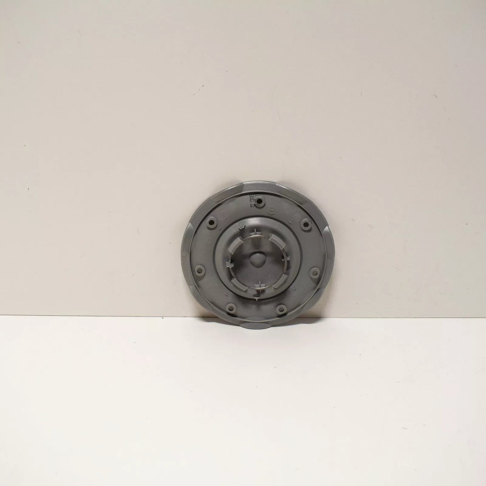 VOLKSWAGEN CLASSIXS 17" WHEEL CENTER CAP 1K0601149J NEW