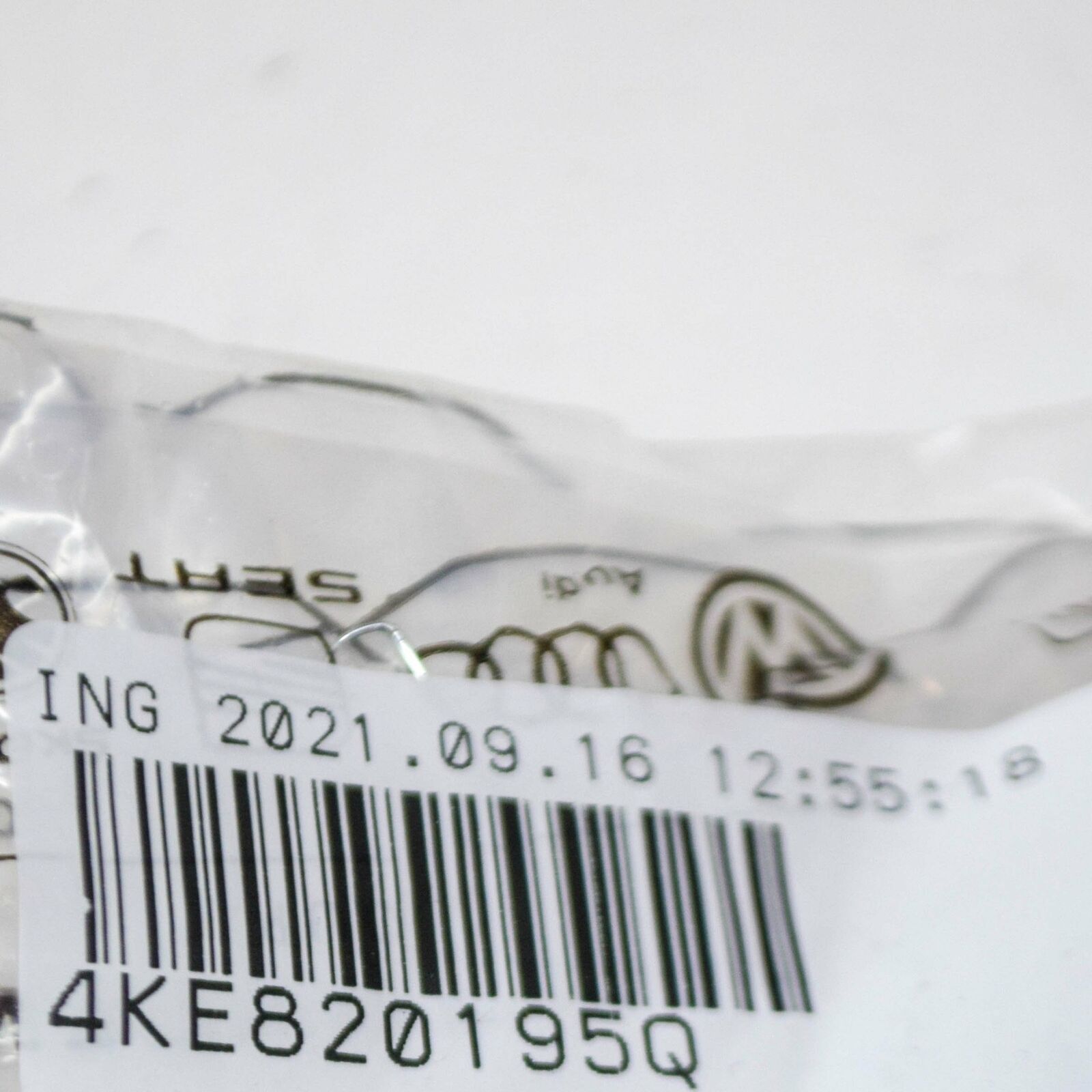 NEW AUDI E-TRON HEAT EXCHANGER UPPER CENTER BRACKET 4KE820195Q ORIGINAL