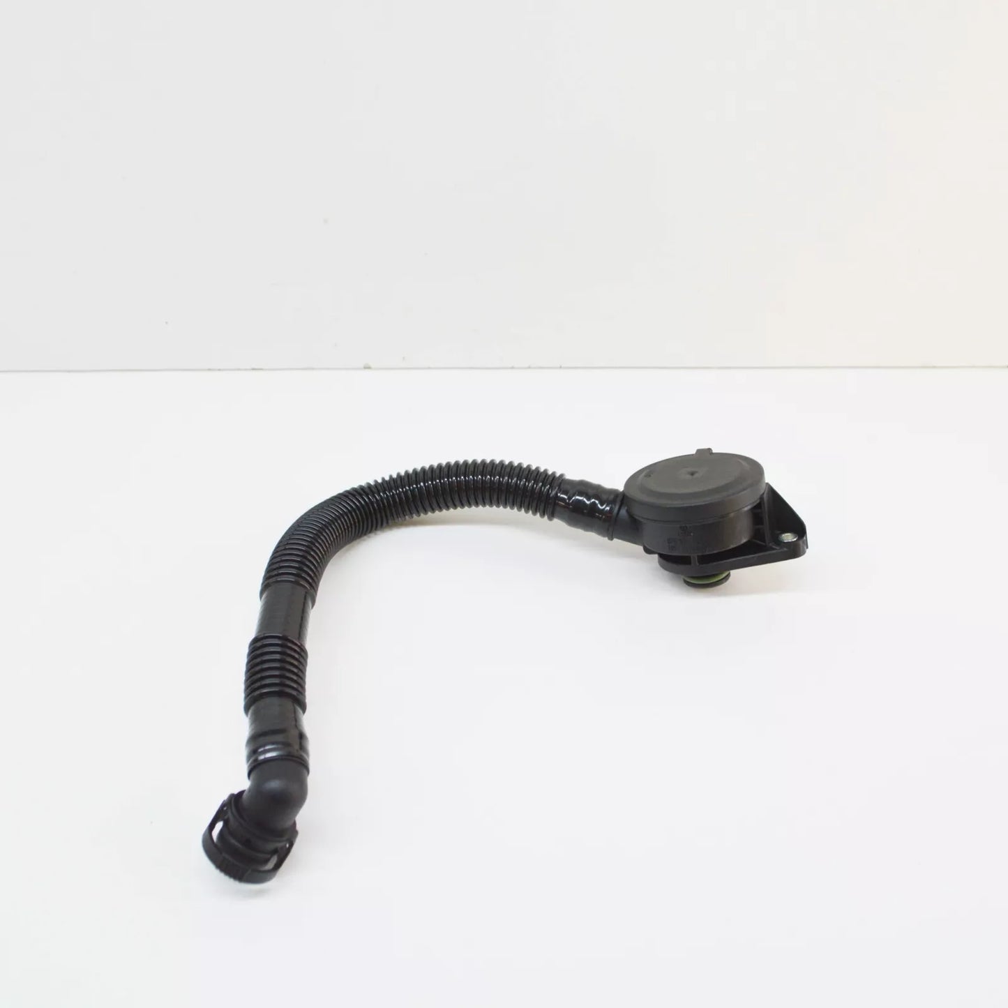 NEW AUDI RS4 B8 RIGHT ENGINE CRANKCASE VENT VALVE 079103210E ORIGINAL