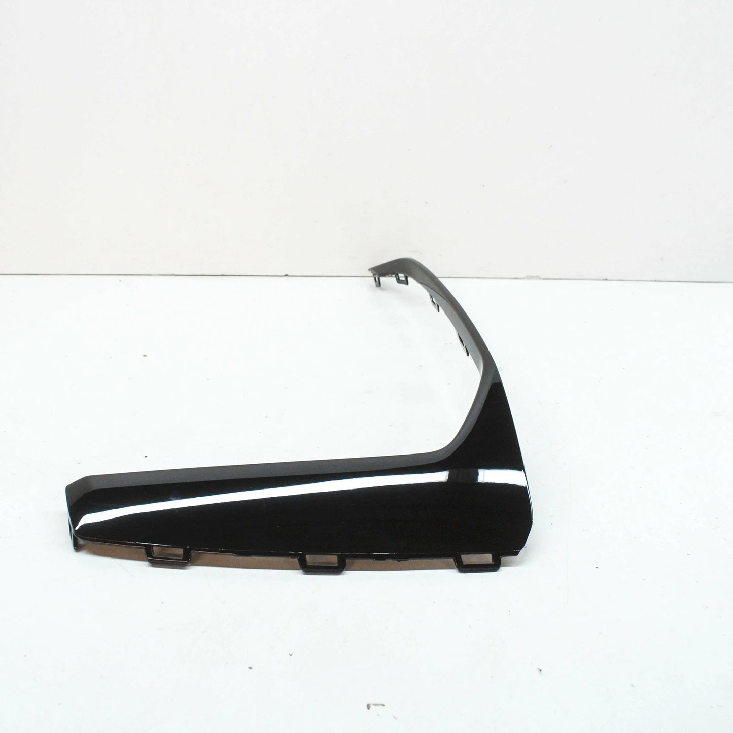 NEW AUDI SQ7 4M FRONT BUMPER RIGHT LOWER TRIM GLOSSY 4M0853300AT94