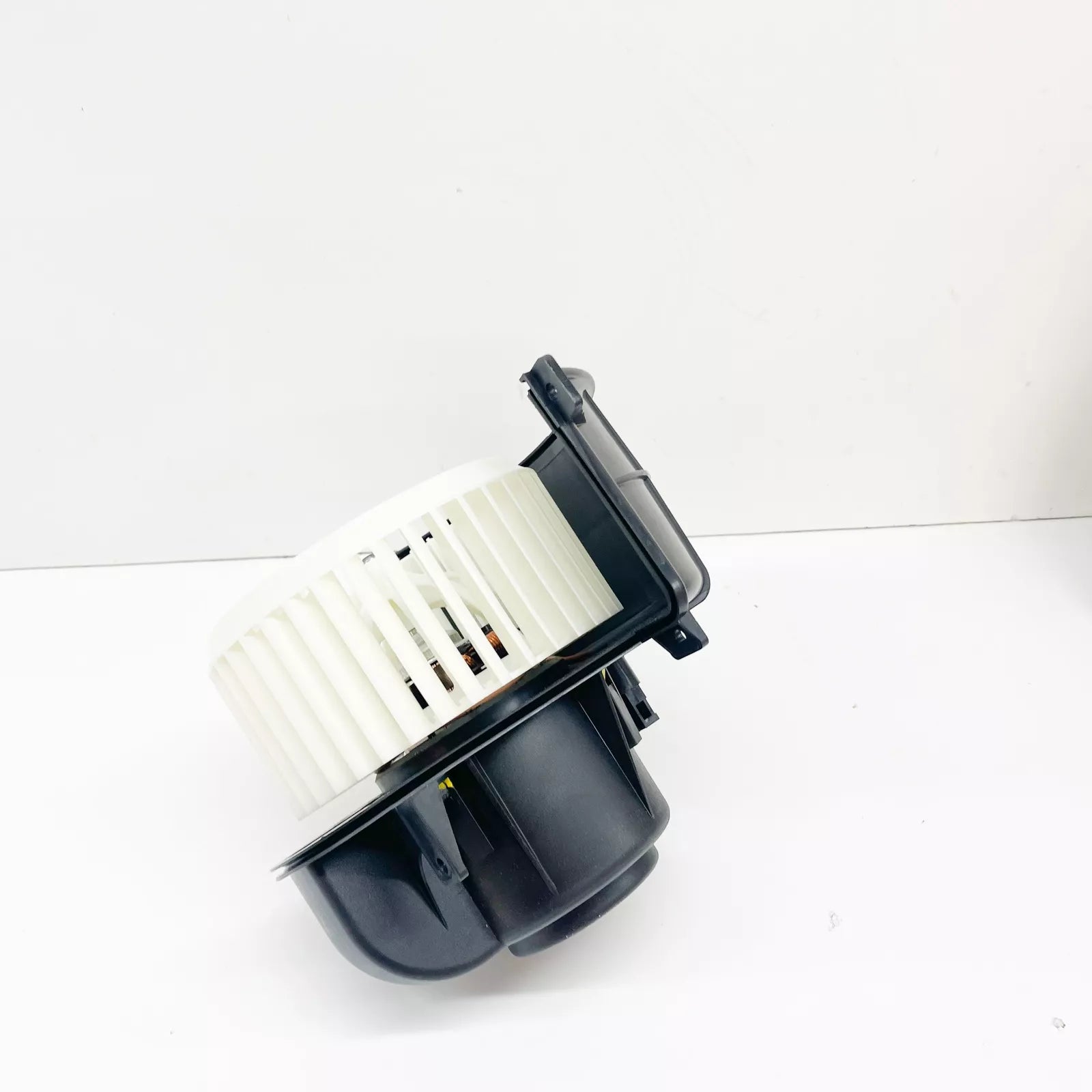 NEW AUDI Q7 4L HEATER BLOWER MOTOR LHD 4L1820021B ORIGINAL