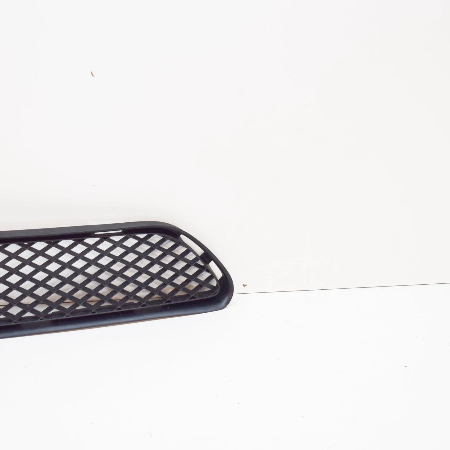 NEW MERCEDES-BENZ SL R230 FRONT BUMPER CENTER GRILLE COVER A2308850523 ORIGINAL