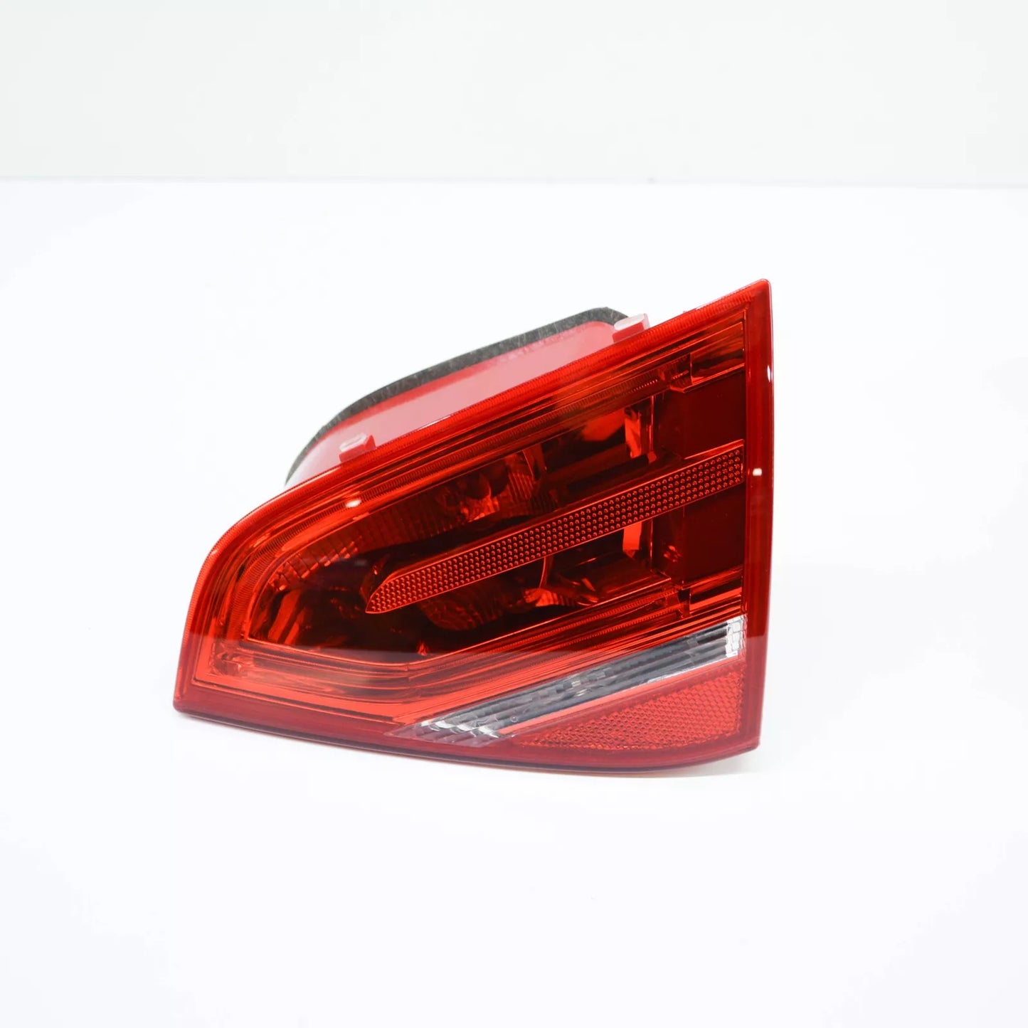 NEW AUDI A3 CABRIO 8P REAR RIGHT SIDE TAILGATE TAILLIGHT 8P7945094