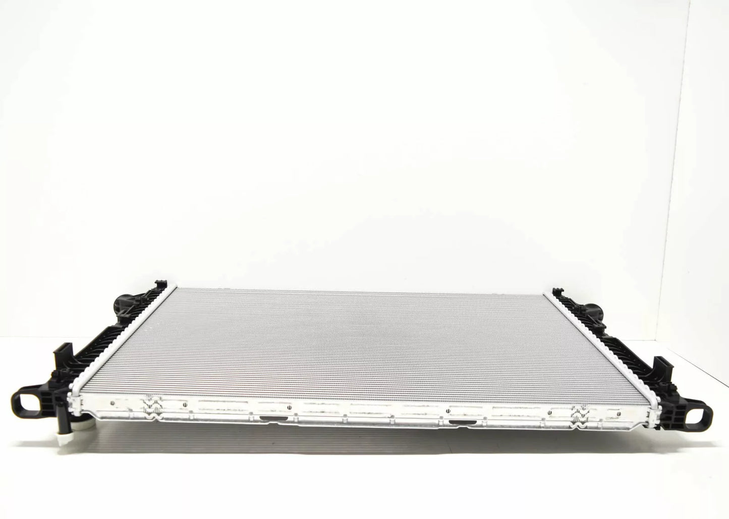 NEW AUDI Q7 4M COOLANT WATER RADIATOR 8W0121251AA