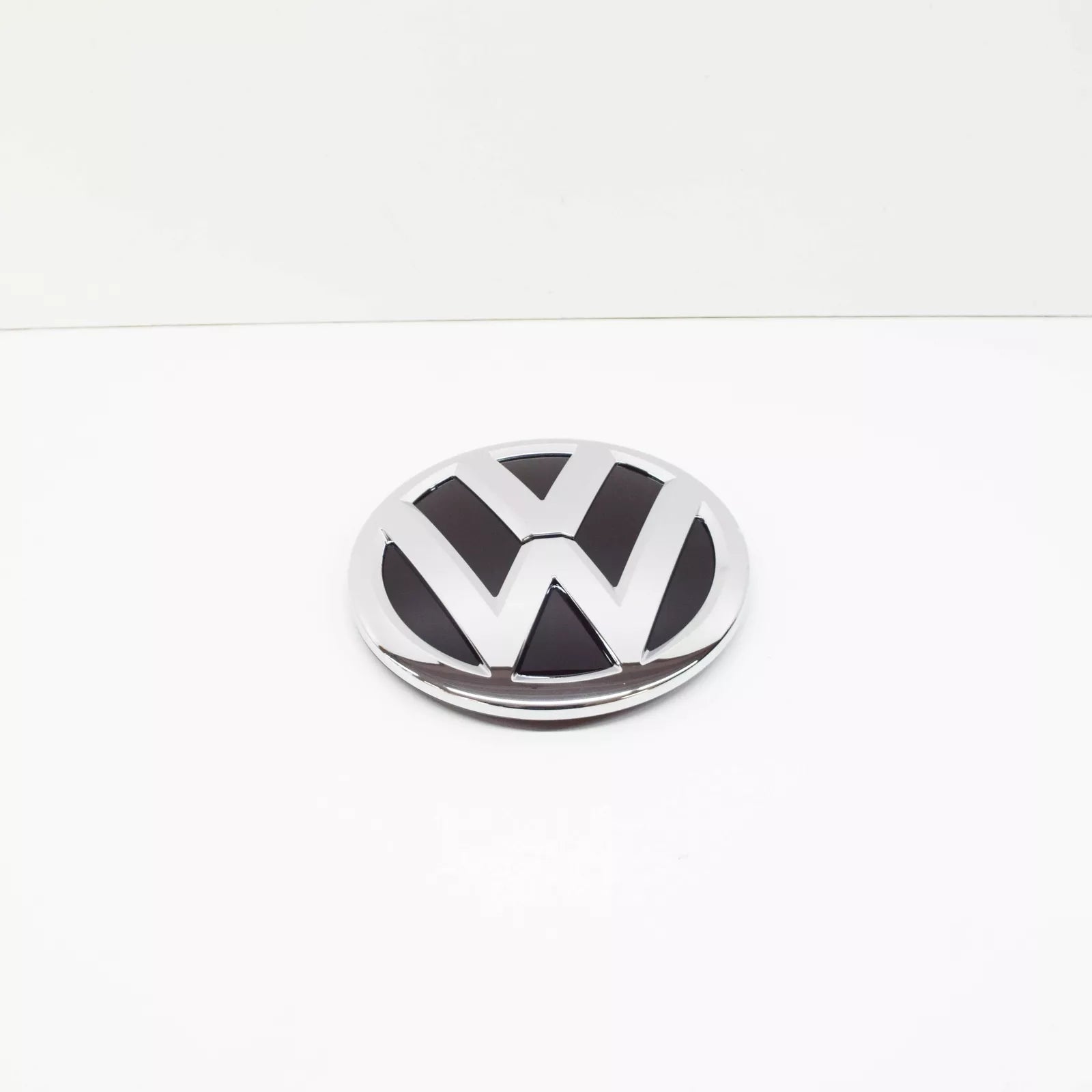 NEW VOLKSWAGEN CRAFTER MK2 SZ REAR UPPER EMBLEM BADGE 7C0853630BDPJ