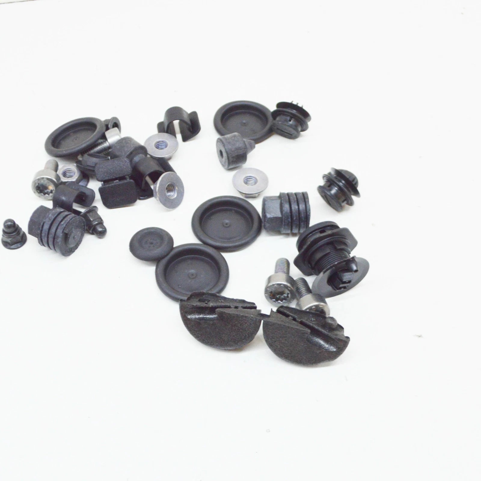 NEW AUDI A4 B8 ENGINE BONNET ATTACHMENT PARTS SET 8K0098615A