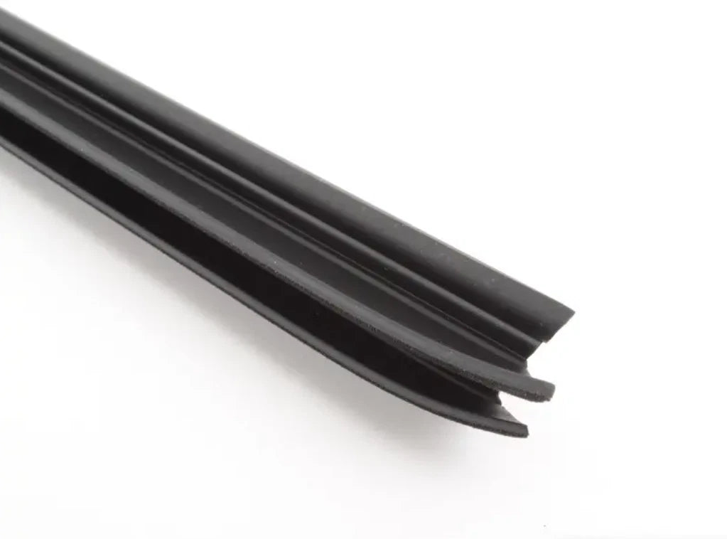 NEW BMW X5 E70 FRONT LEFT DOOR CHANNEL SEALING 7207217 51337207217 ORIGINAL