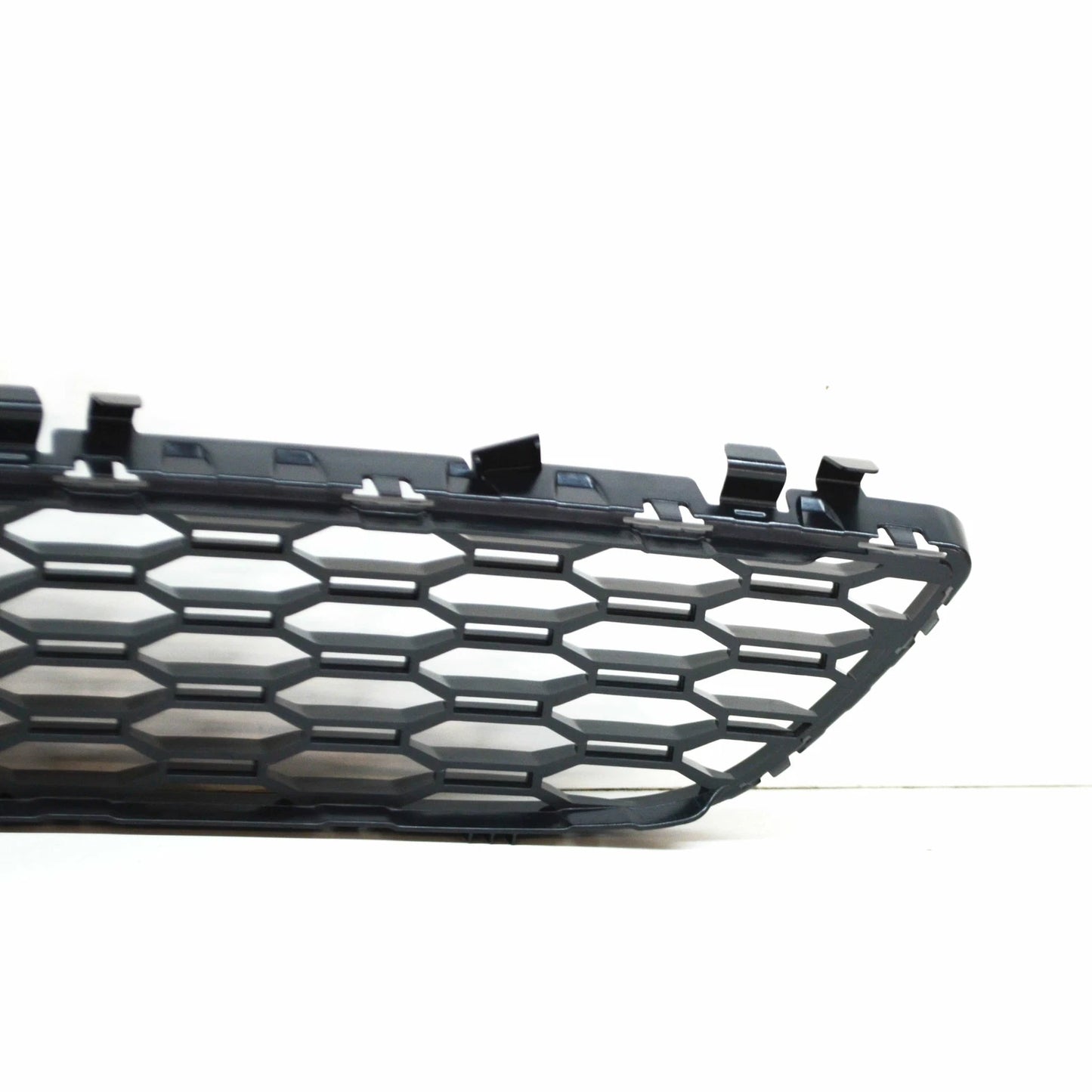 NEW BMW 5 G30 FRONT M BUMPER CENTER LOWER GRILLE 51118064930 ORIGINAL