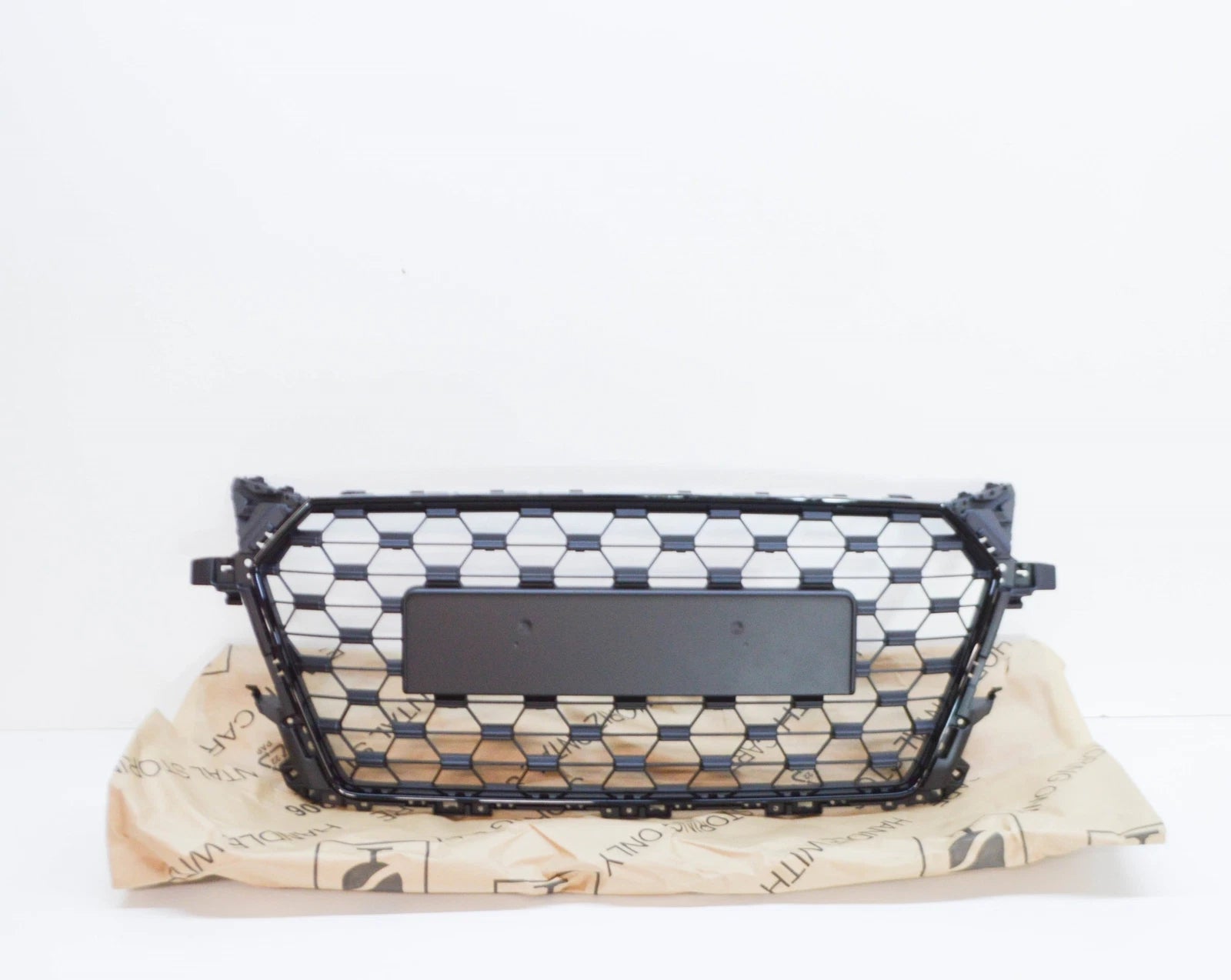 NEW AUDI TT FV FRONT RADIATOR GRILLE 8S0853651HVMZ 8S0853651H VMZ ORIGINAL