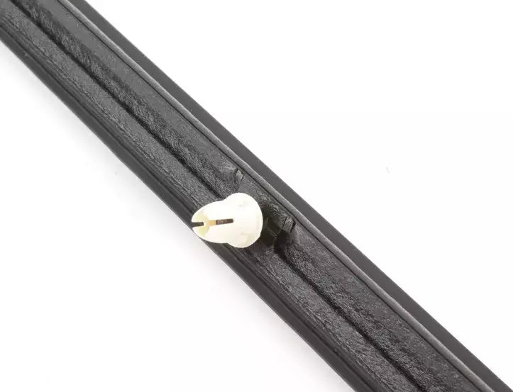 NEW MERCEDES-BENZ C W203 REAR LEFT DOOR BOTTOM STRIP A2106900982 ORIGINAL