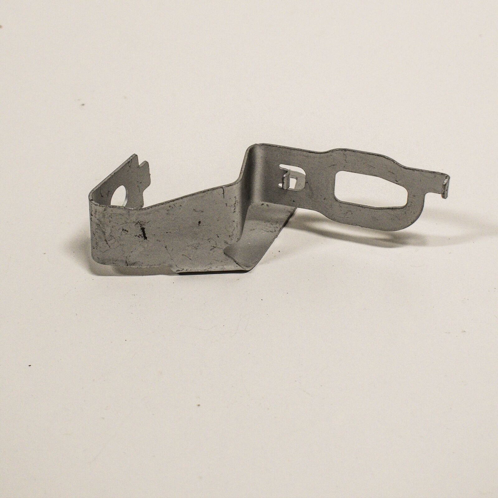 NEW MERCEDES-BENZ C-CLASS W205 UNDERSHIELD RIGHT BRACKET A2055240240 ORIGINAL