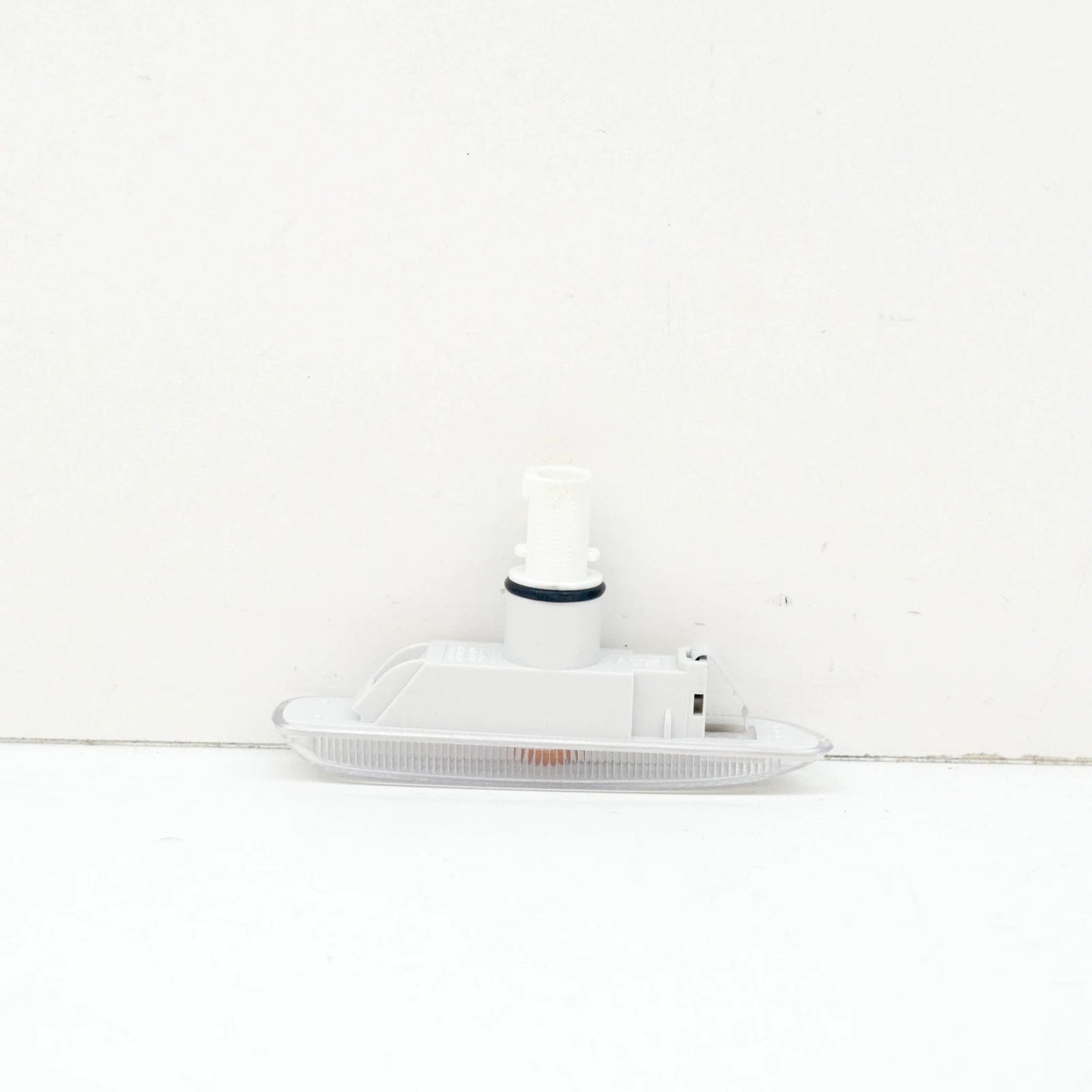 NEW BMW 3 E46 FRONT RIGHT WHITE TURN INDICATOR LAMP 63132228592 2228592 ORIGINAL