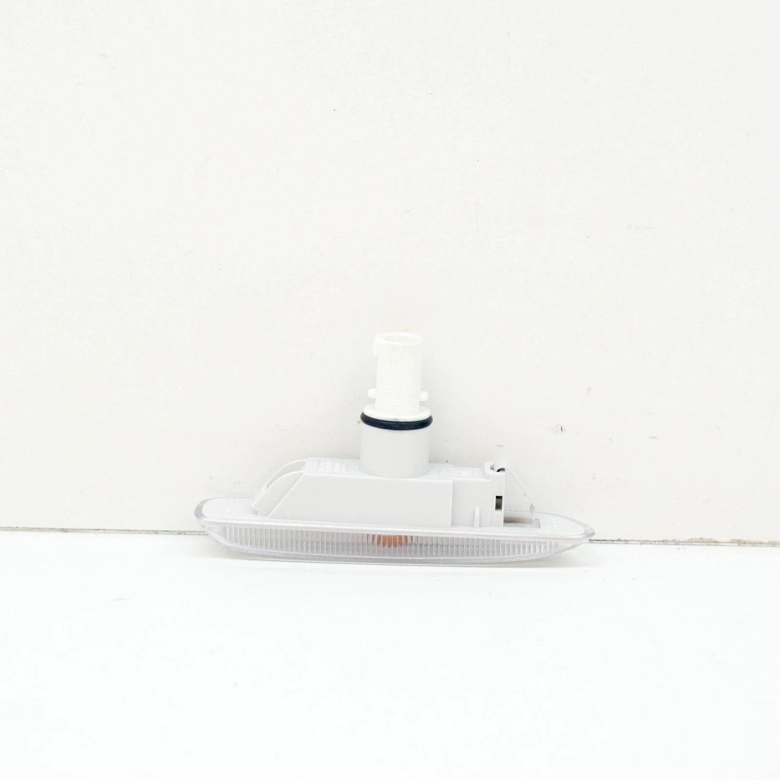 NEW BMW 3 E46 FRONT RIGHT WHITE TURN INDICATOR LAMP 63132228592 2228592 ORIGINAL