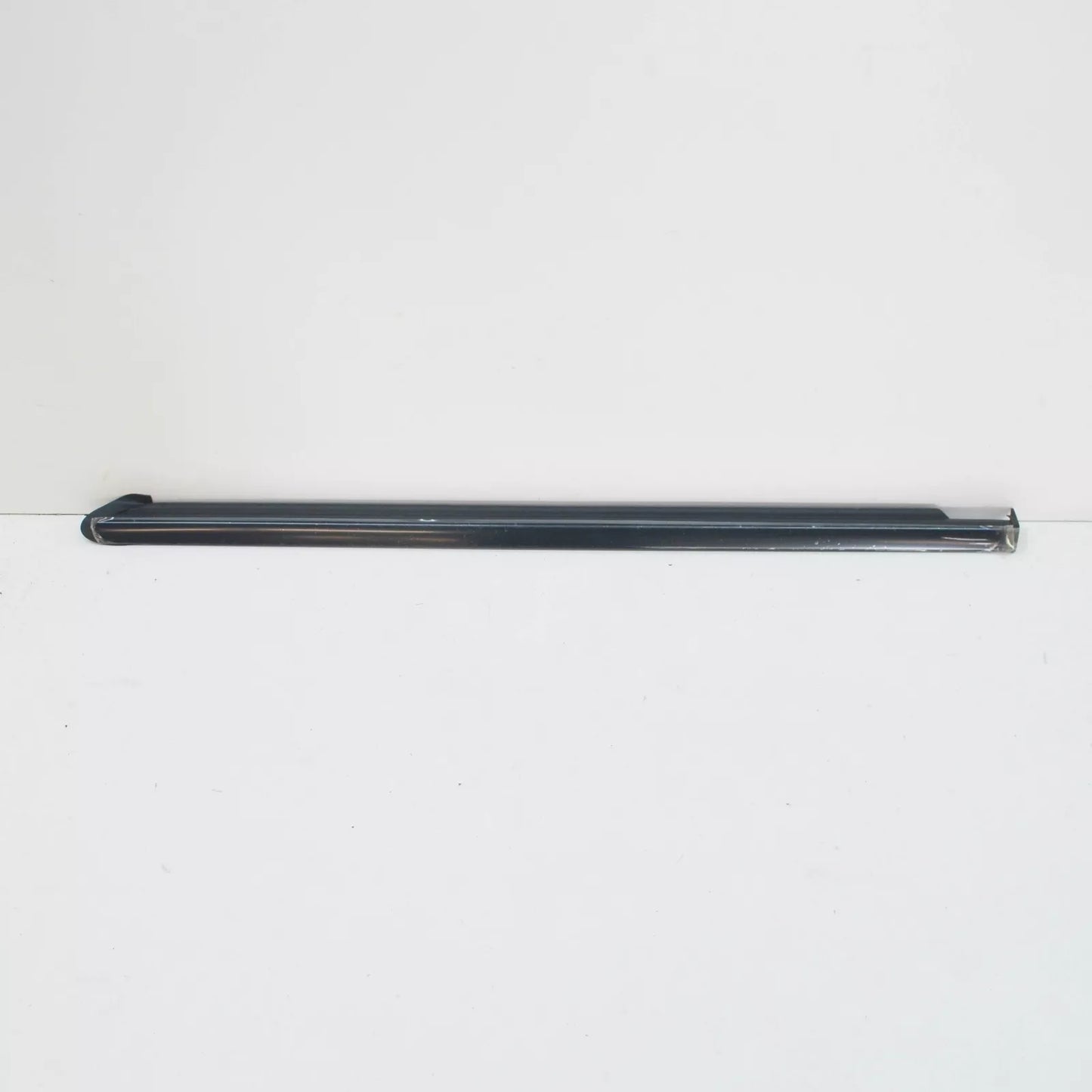 NEW MERCEDES-BENZ GL X164 REAR RIGHT SIDE WINDOW MOLDING A1646905480 ORIGINAL