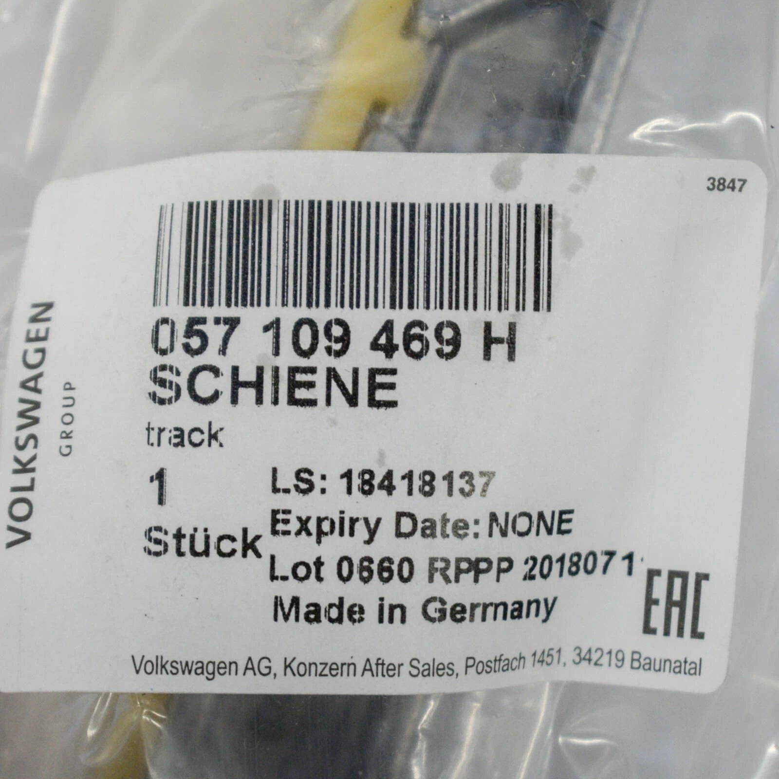 NEW AUDI A4 B8 TIMING CHAIN GUIDE 057109469H 2011 ORIGINAL