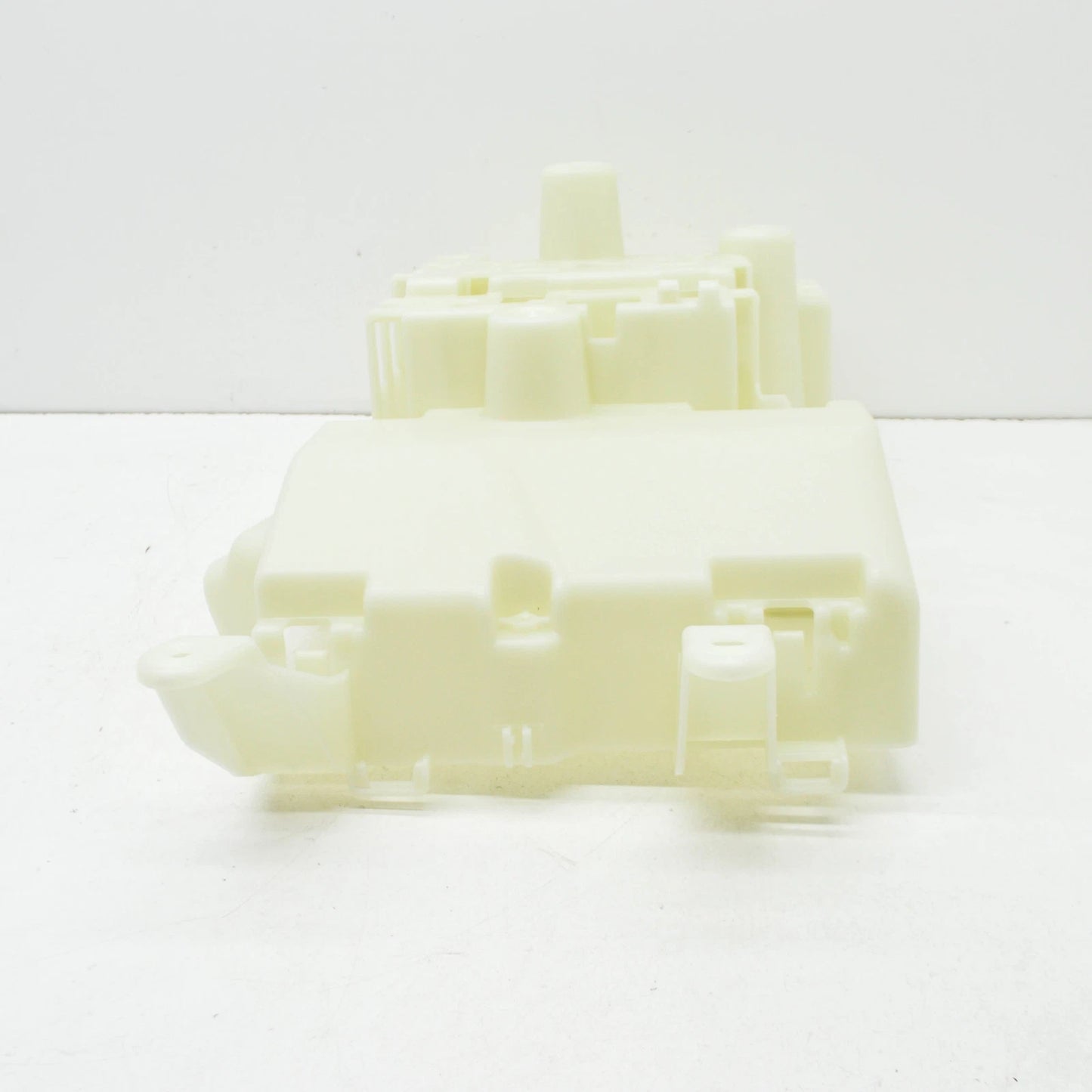 NEW BMW X5 G05 POWER DISTRIBUTOR BOX BRACKET 61138780755 ORIGINAL