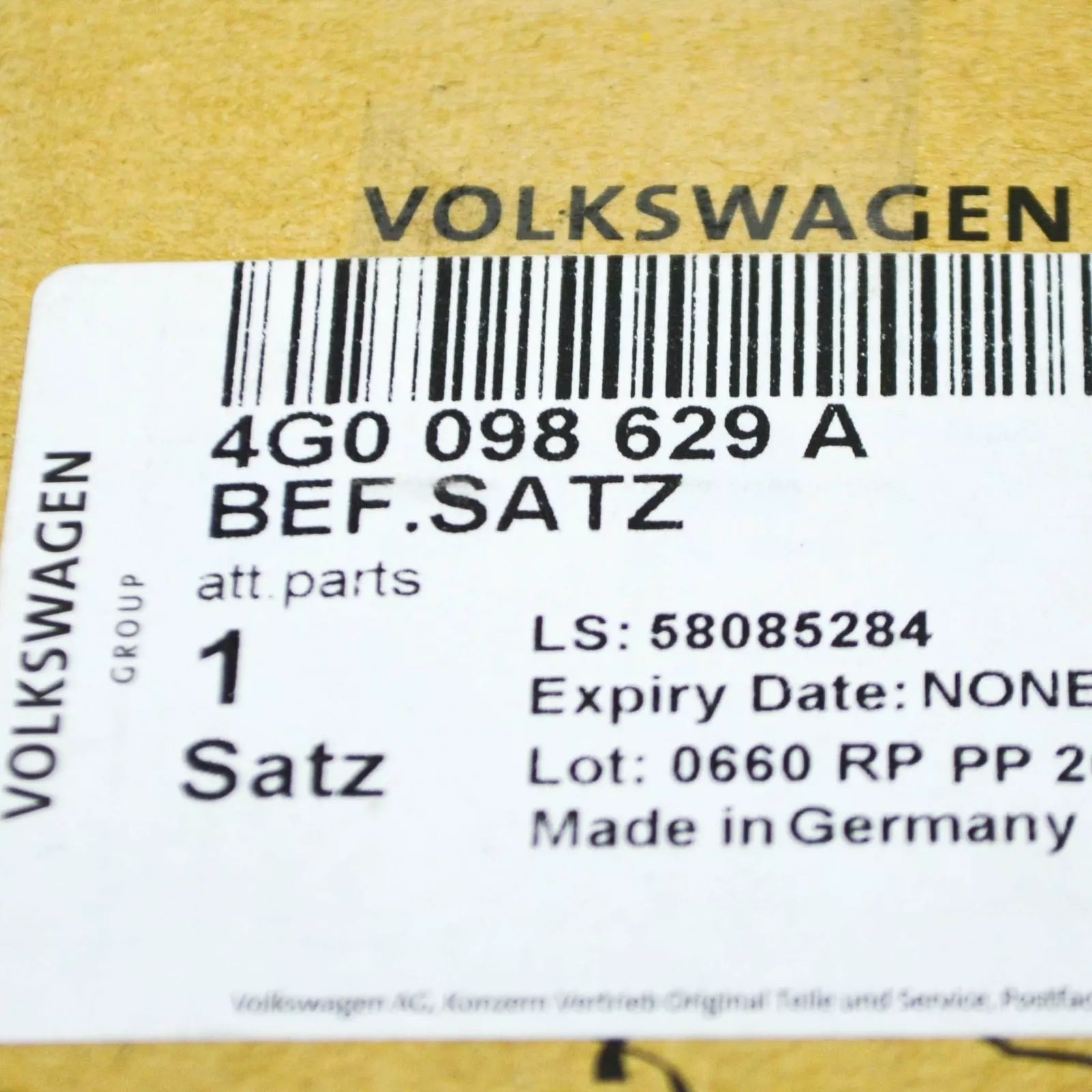 NEW AUDI A6 C7 WHEELHOUSE LINER ATTACHMENT PARTS 1 MOUNT KIT 4G0098629A ORIGINAL