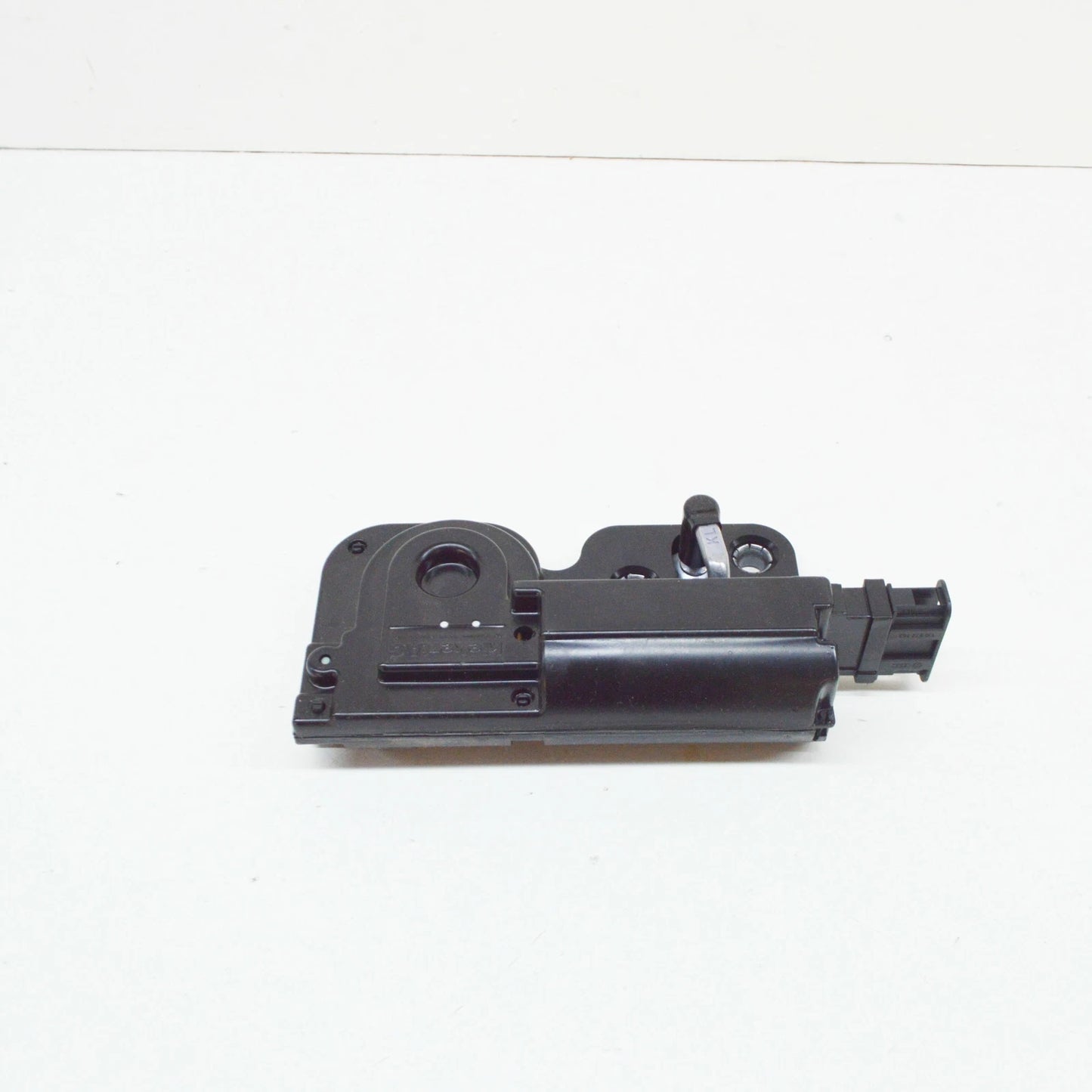 NEW VW TOUAREG 7L REAR STRIKER PLATE WITH MOTOR 7L0827511C