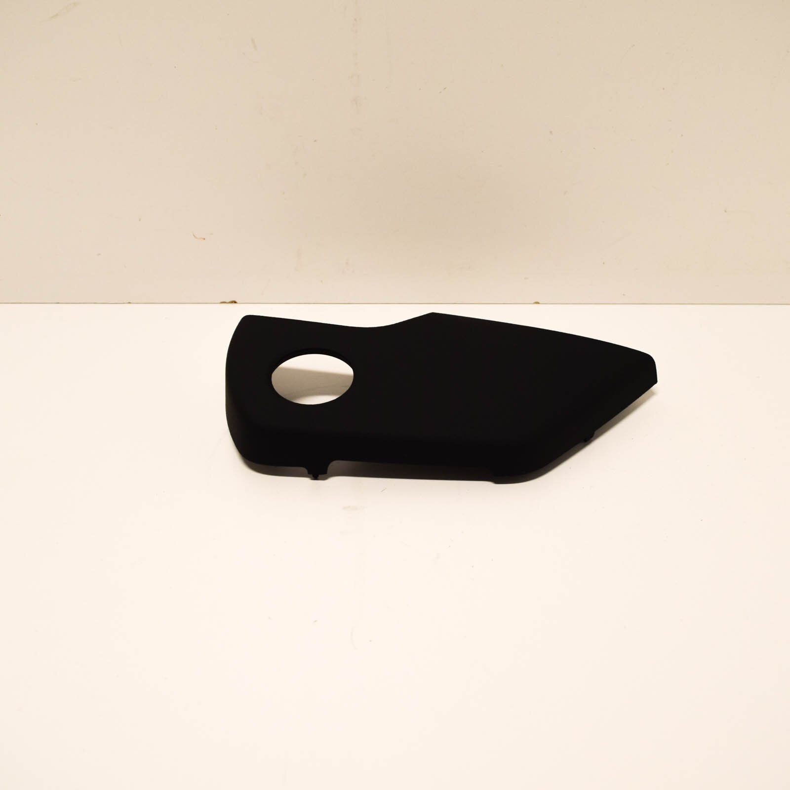 NEW AUDI R8 MK1 BUCKET SEAT COVER CAP RIGHT OUTER FRONT 8E0881326M6PS ORIGINAL