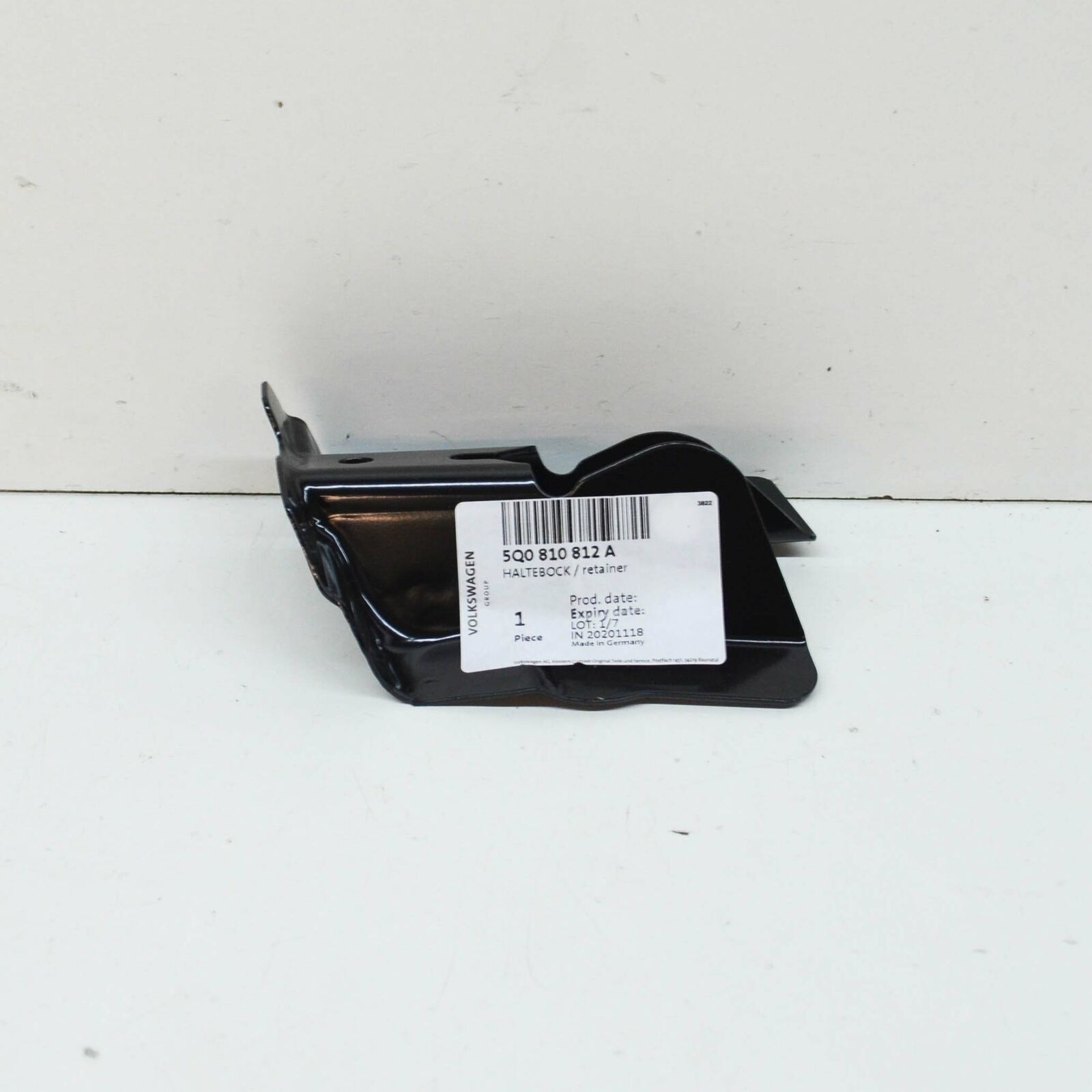 NEW VOLKSWAGEN TIGUAN AD BW FRONT RIGHT FENDER UPPER HOLDER 5Q0810812A ORIGINAL