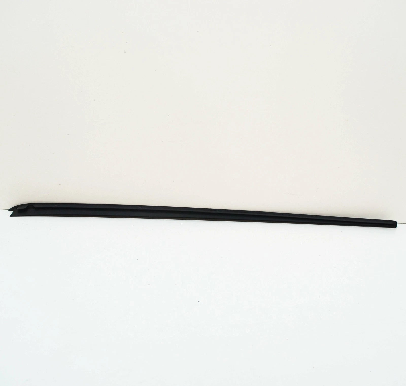 NEW VW GOLF SPORTSVAN MK7 FRONT WINDSHIELD LEFT VERTICAL TRIM 510854327A5AP