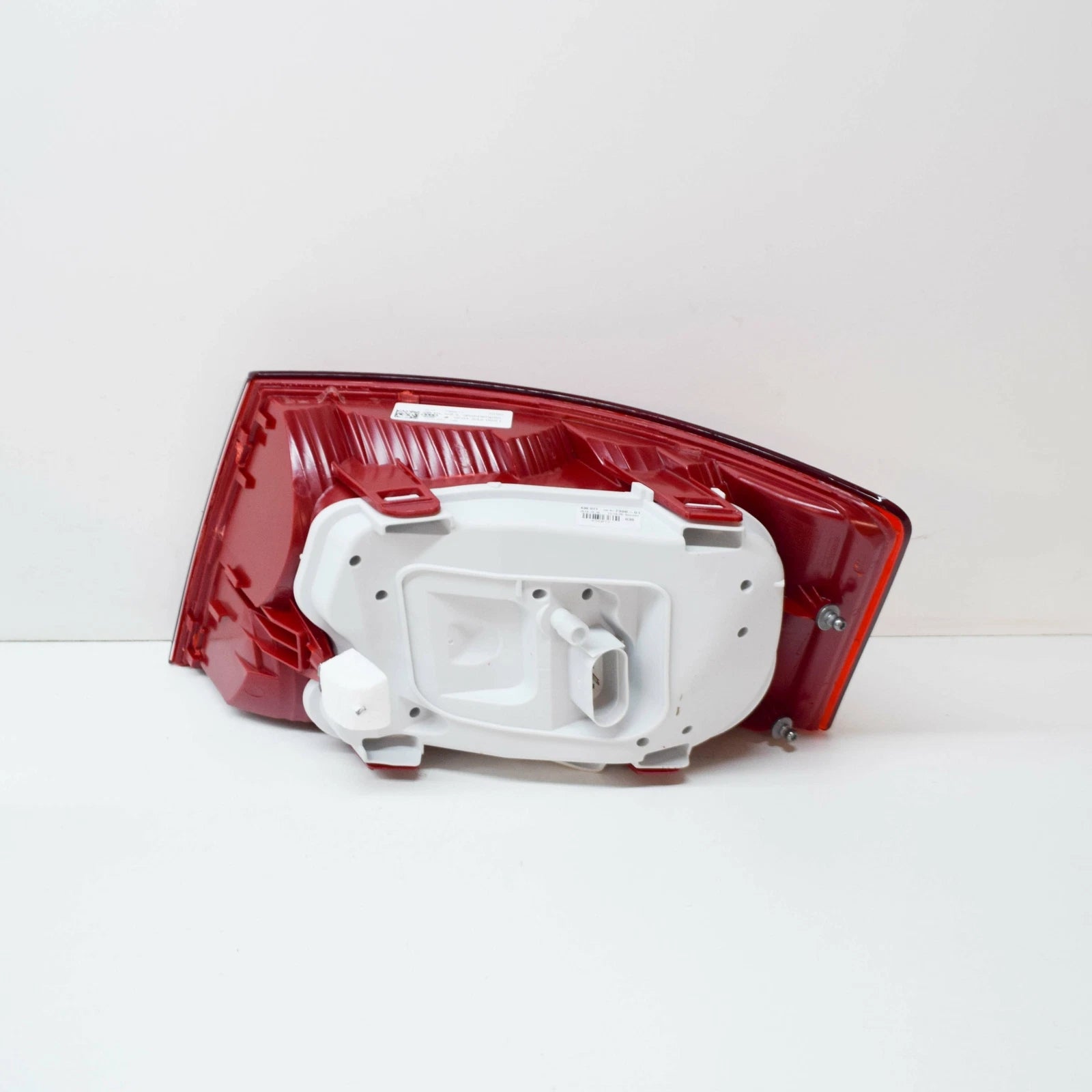 NEW AUDI A6 C6 REAR LEFT TAILLIGHT 4F5945095L ORIGINAL