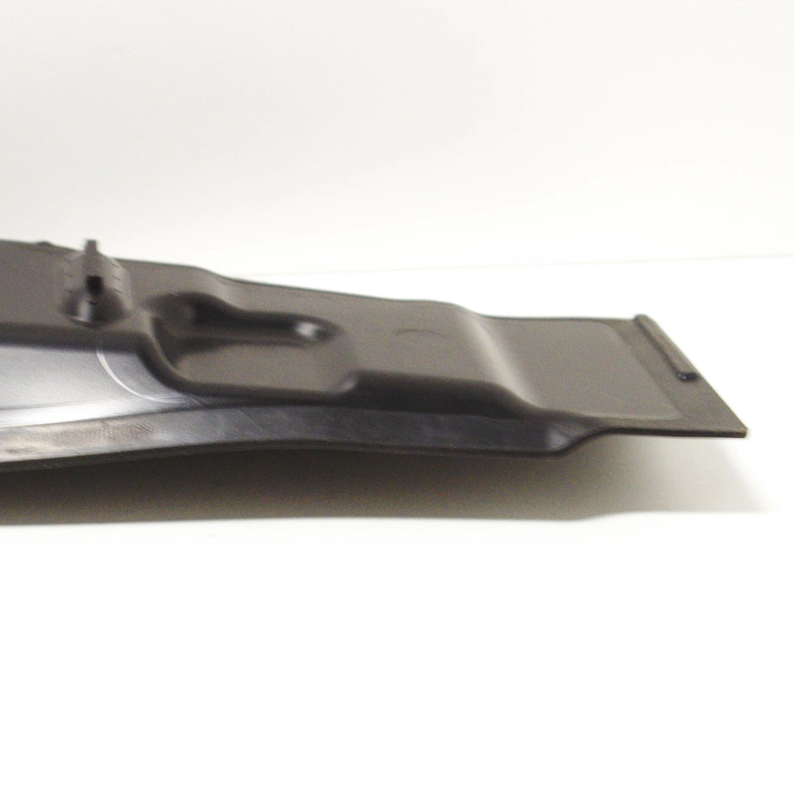 NEW AUDI Q5 80A FRONT RIGHT FENDER INSULATOR 80A821112