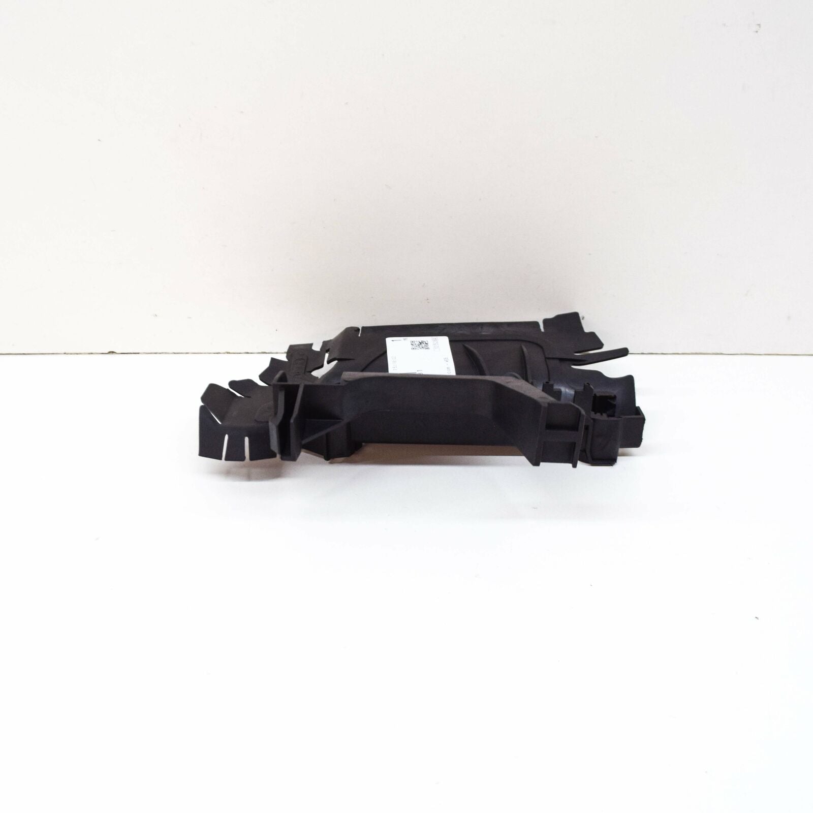 NEW MB CLS C218 AMG OIL COOLER LEFT BRACKET A2185000031 ORIGINAL