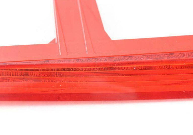 NEW AUDI Q7 4M REAR CENTER HIGH MOUNT STOP LIGHT 4M0945097 ORIGINAL