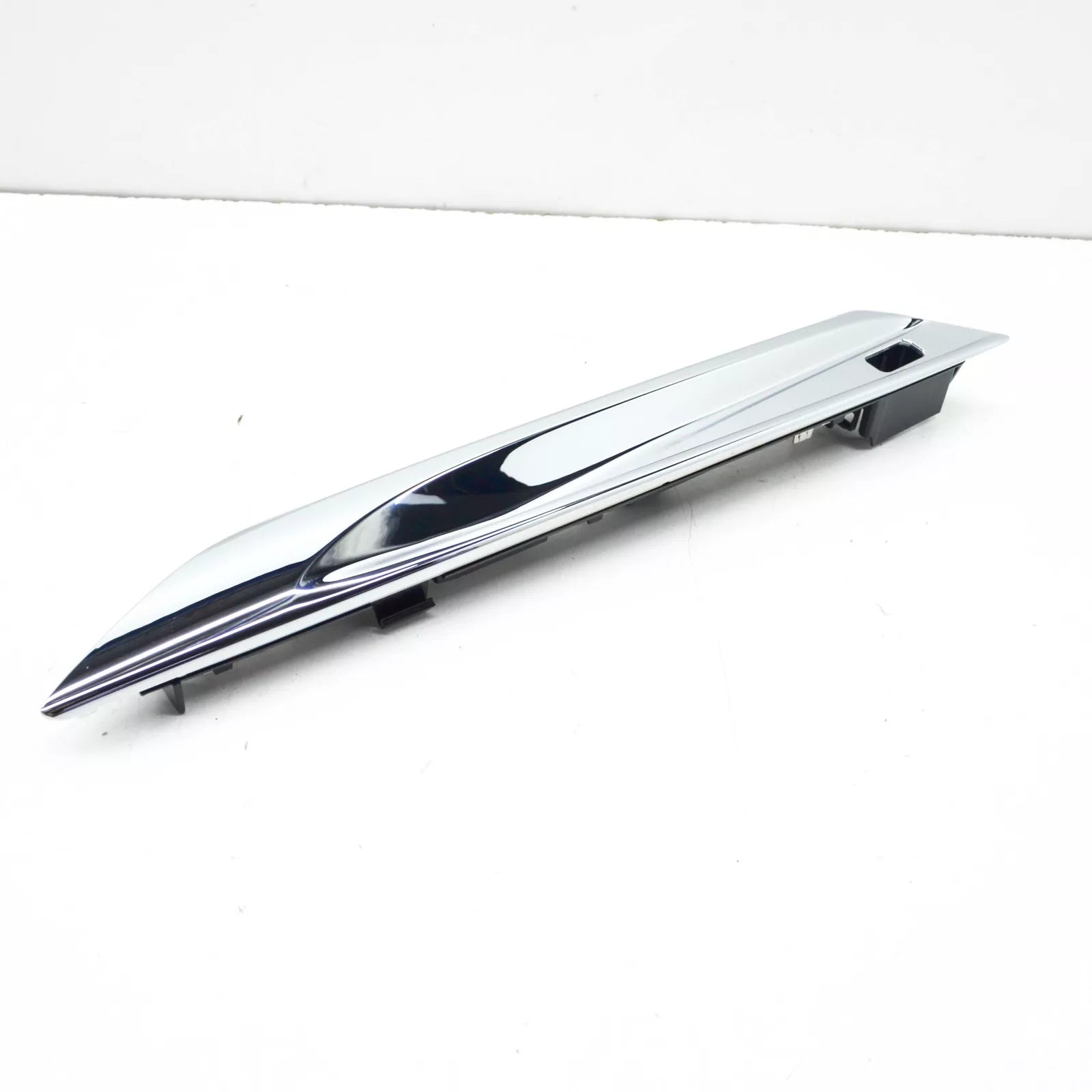 NEW BMW 6 F06 RIGHT WING FENDER MOLDING GRILLE 51137370398 7370398 2016 ORIGINAL