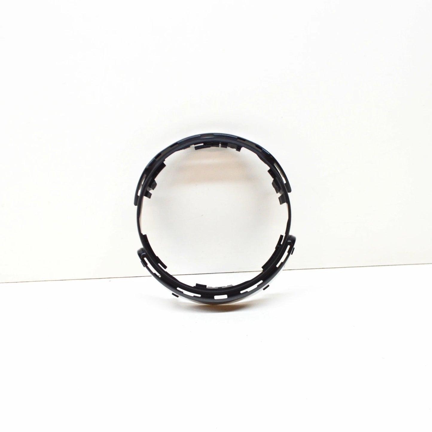 NEW MB GLA X156 FRONT RADIATOR GRILLE EMBLEM RING TRIM A1568880500 ORIGINAL