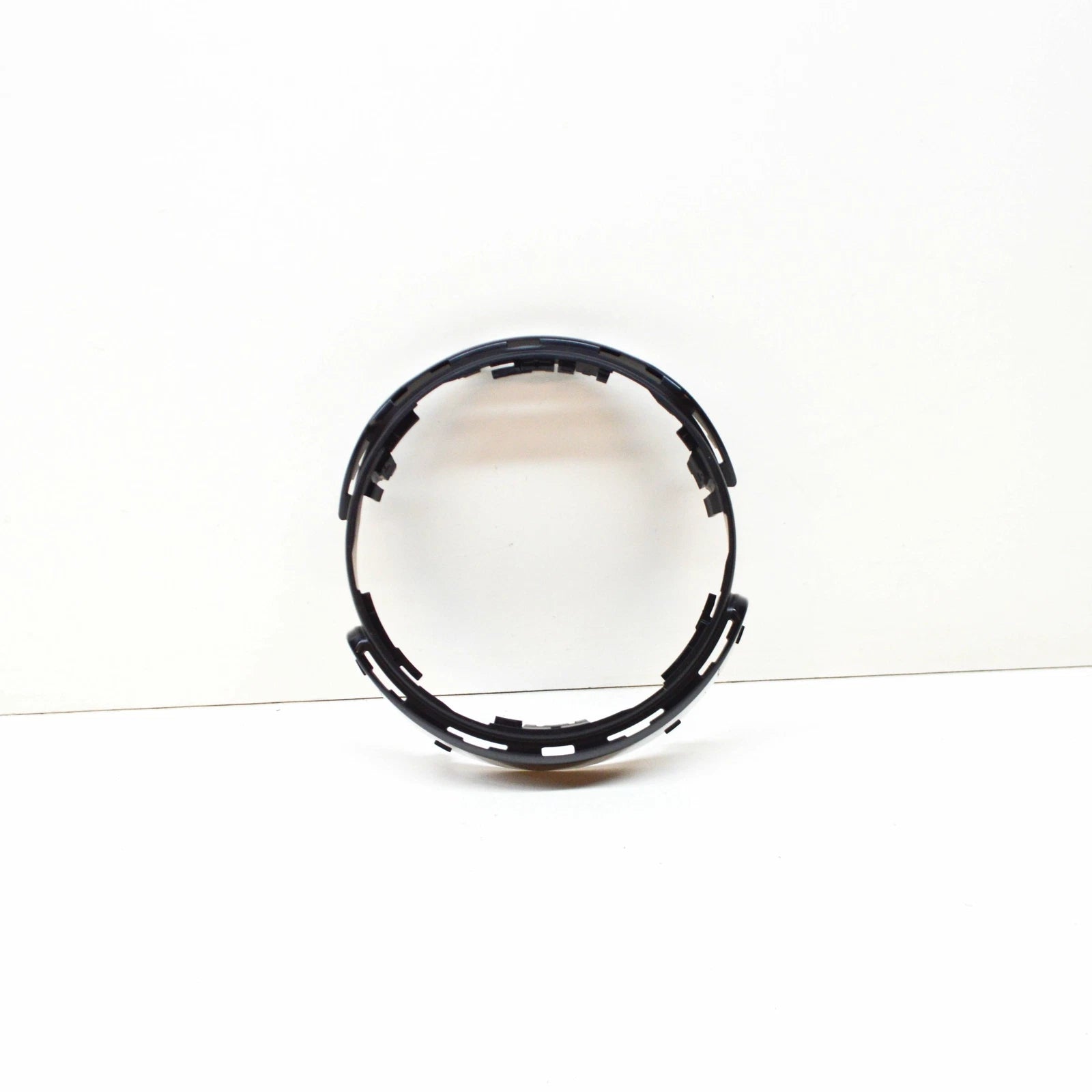 NEW MB GLA X156 FRONT RADIATOR GRILLE EMBLEM RING TRIM A1568880500 ORIGINAL