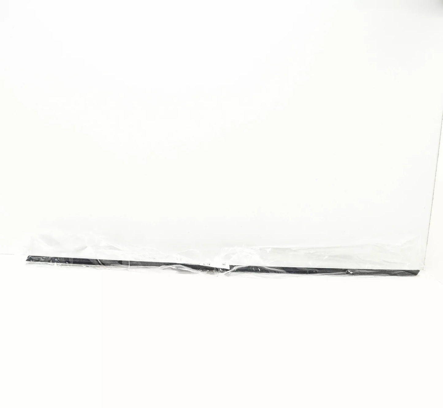 NEW AUDI A3 8P FRONT RIGHT OUTER WINDOW APERTURE SEAL 8P4837478A