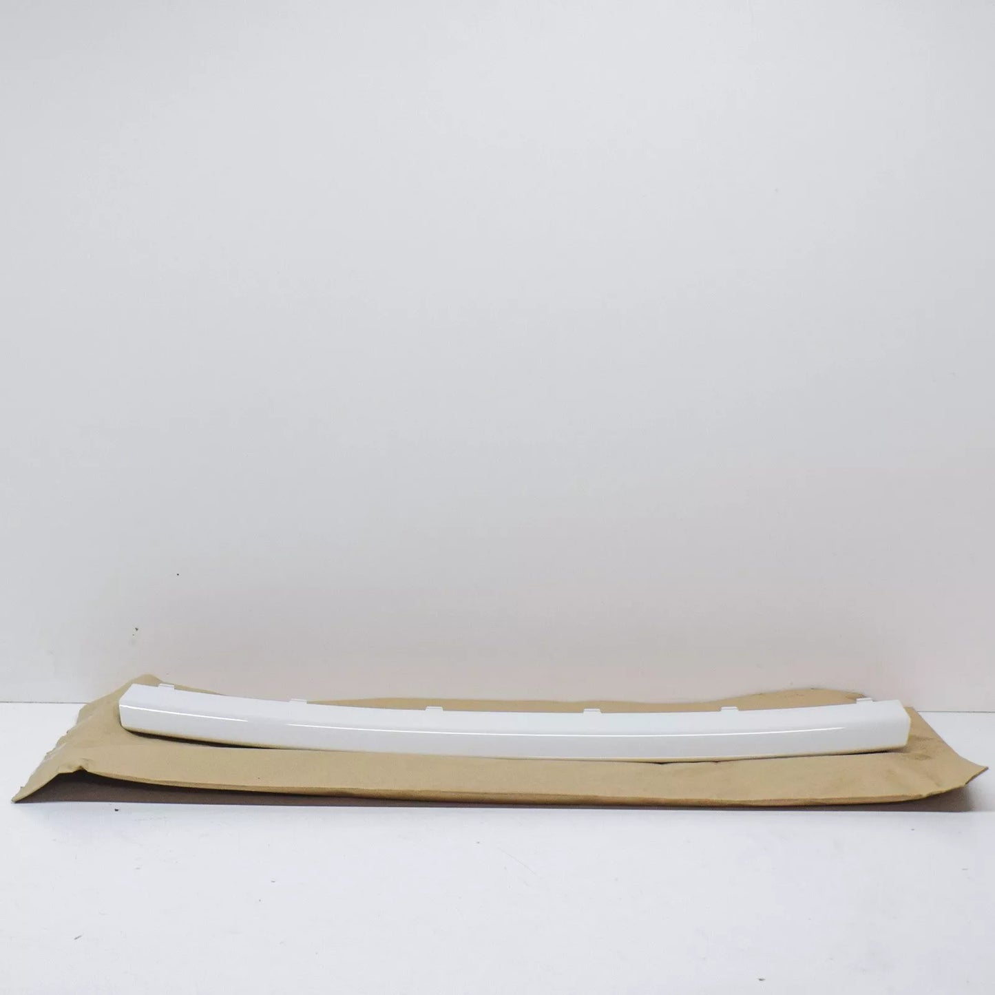 NEW BMW 1 F20 FRONT BUMPER LOWER FINISHER TRIM 51117272573 7272573 2014 ORIGINAL