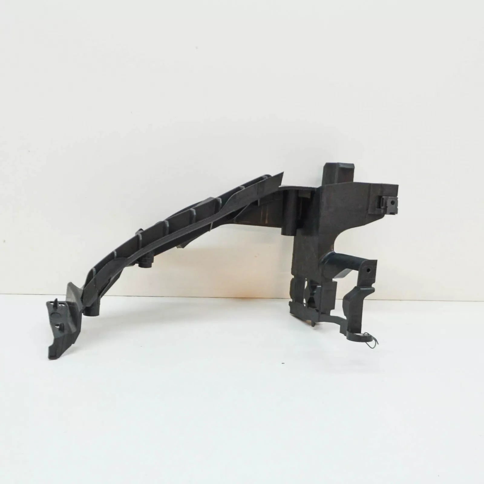 NEW AUDI A5 8T LEFT HEADLIGHT BRACKET 8T0805607D