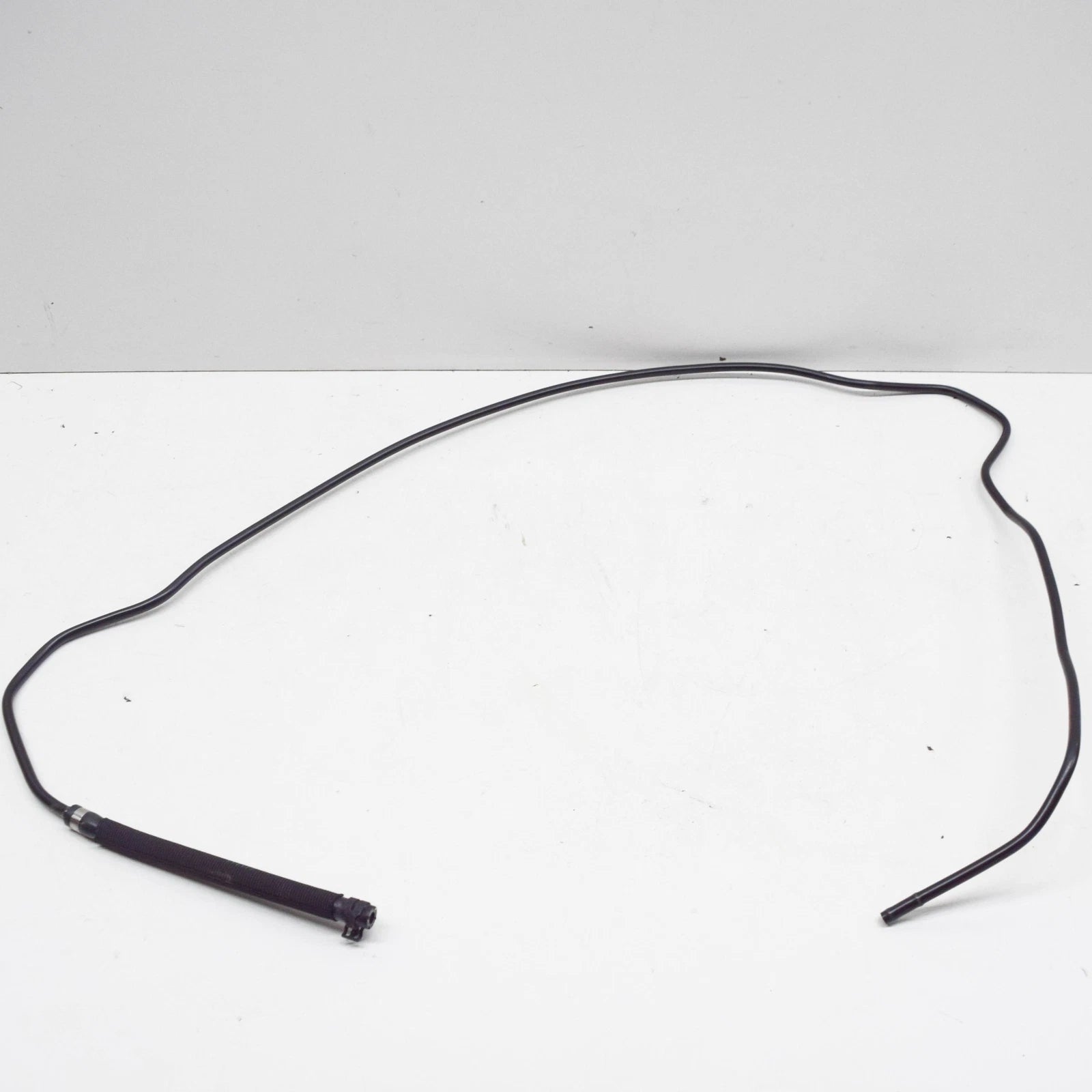 NEW MERCEDES-BENZ E W213 ENGINE COOLANT HOSE A2578301000 ORIGINAL