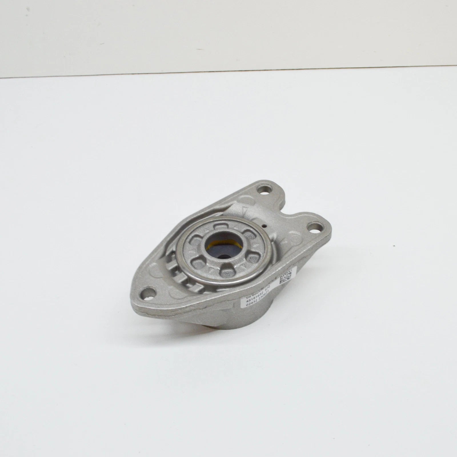 NEW BMW 4 CABRIO F33, F83 REAR SHOCK MOUNT 33506864452 6864452 ORIGINAL