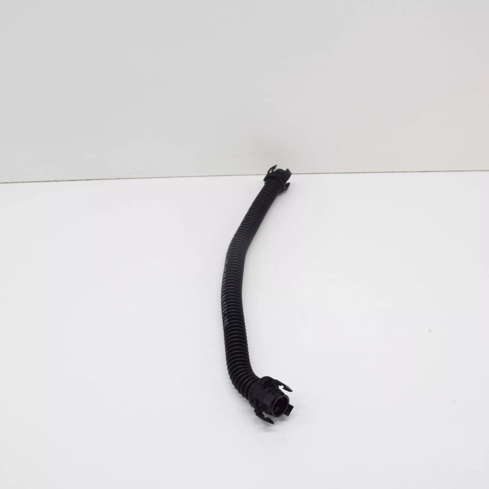 NEW BMW X5 M E70 CRANKCASE BREATHER HOSE 11157595188 ORIGINAL